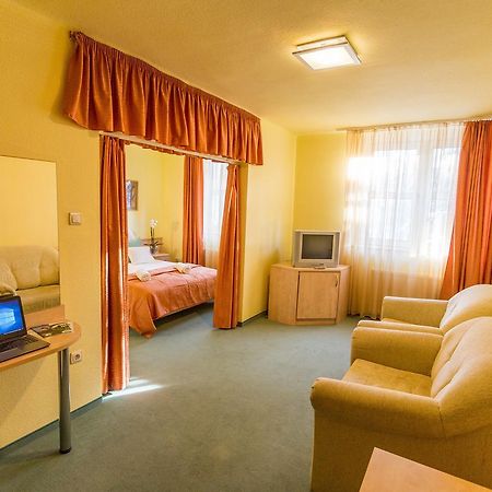 Salgo Hotel Salgótarján 外观 照片