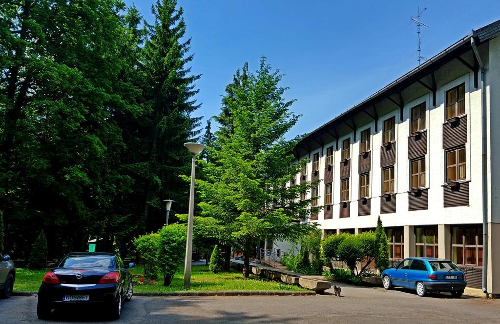 Salgo Hotel Salgótarján 外观 照片